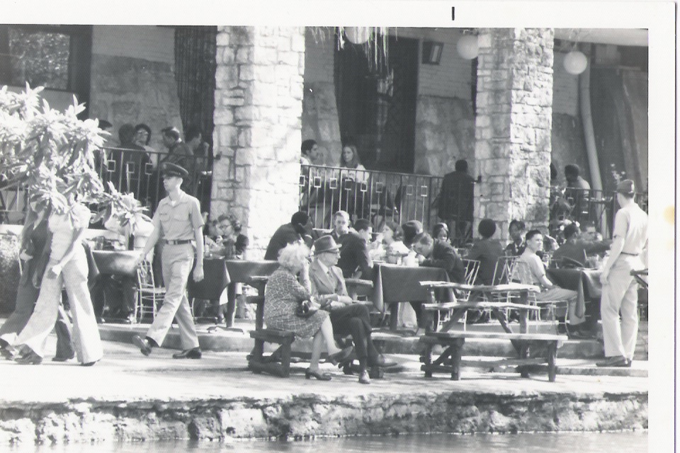 Riverwalk, San Antonio, Texas, restaurant